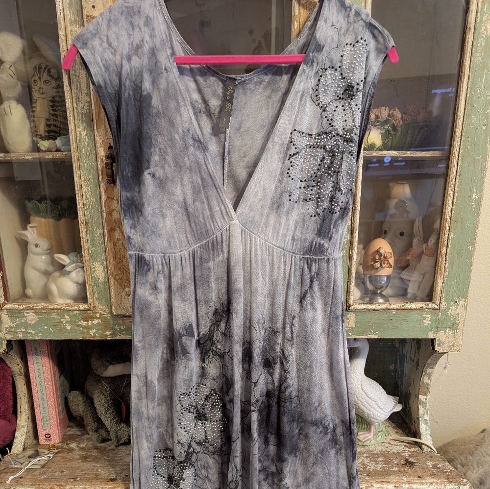 Gray Sleeveless Dress with Floral Studded Design
